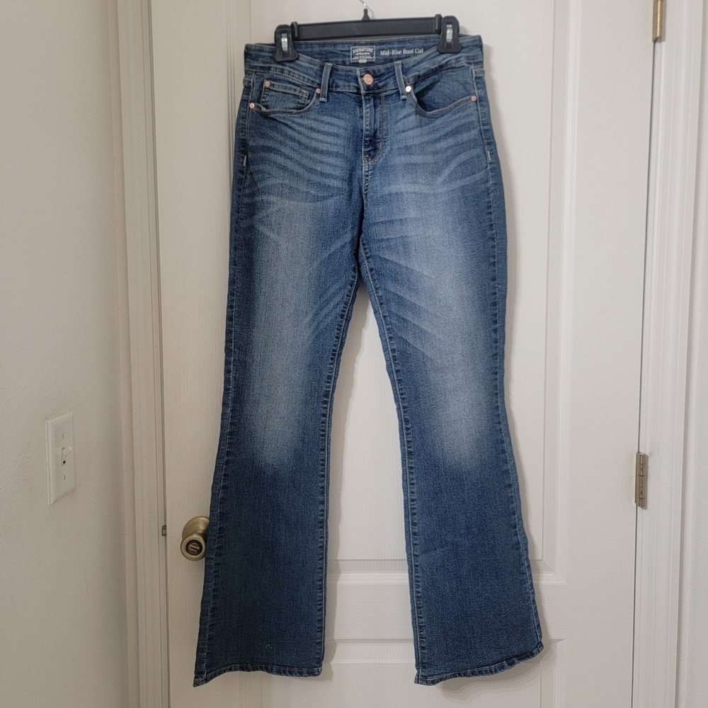 Levi's SIze 6 Mid Rise Boot Cut Jeans, Gently Used Condition